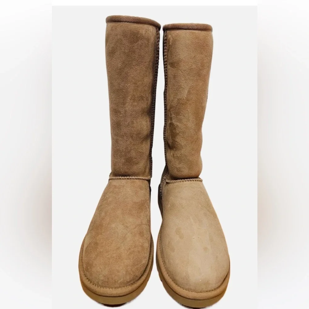 UGG Australia Classic Tall 5815 Suede Sz 6 Sheepskin BOOTS Chestnut Women